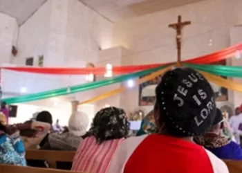 Woman apprehended in Umuahia after stealing phones, cash in four churches