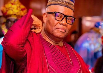 Akpabio congratulates Uzodinma on his reelection