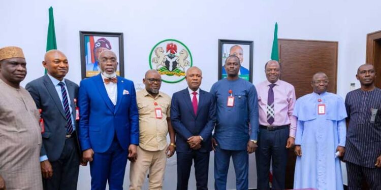 Mbah announces N25, 000 cash awards to Enugu Workers