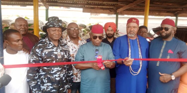 In Anambra; Sir Emeka Offor Foundation donates 1000 bags of rice, wrappers to POWA