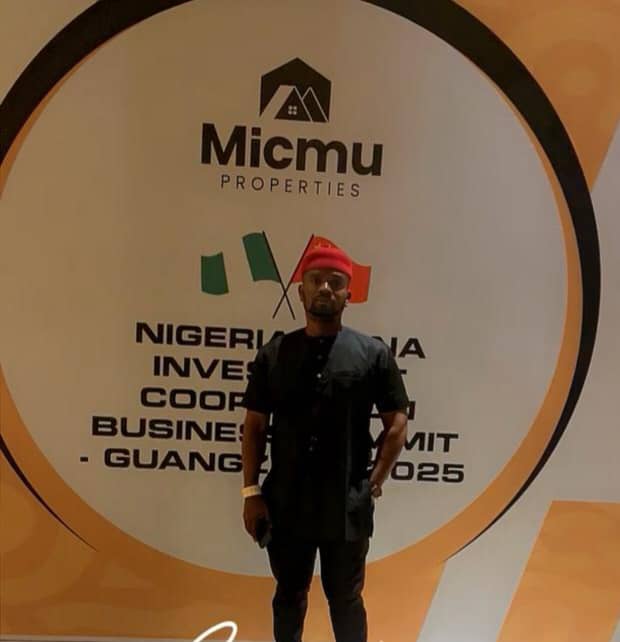 Hon. Valentine Ikenna Ezeuchegbu (Son of God) appreciates Ndi Anambra in China for their commitment during the Business Summit in Guangzhou