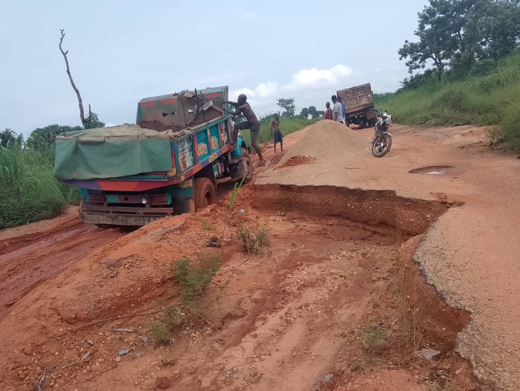 Anambra-East And West Constituents Blast Representatives Over Deplorable Condition Of Nneyi-Umueri-Anam Road 